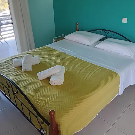 Aparthotel Peristera *