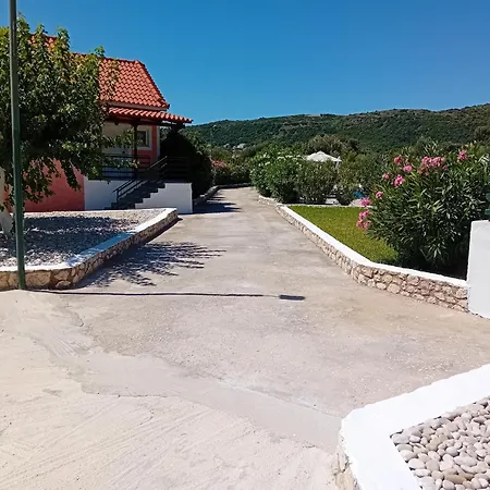 Aparthotel Peristera Katelios
