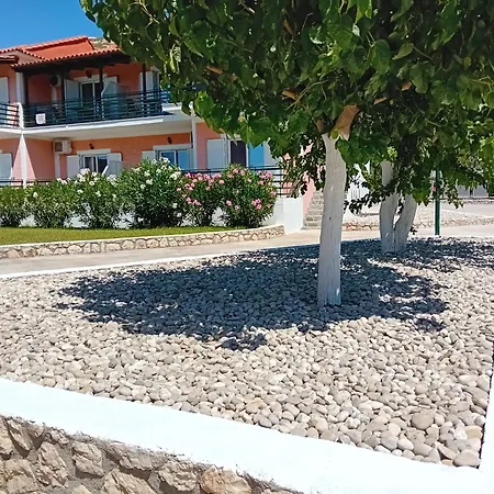 Peristera Aparthotel *