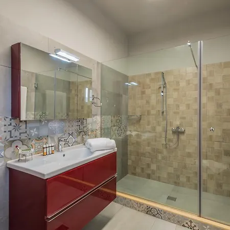 Lägenhetshotell Peristera 4*